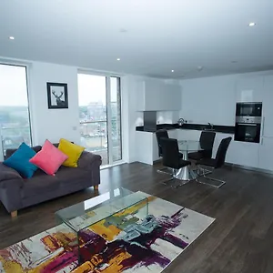 High View Two Bedroom In Woolwich Apartment